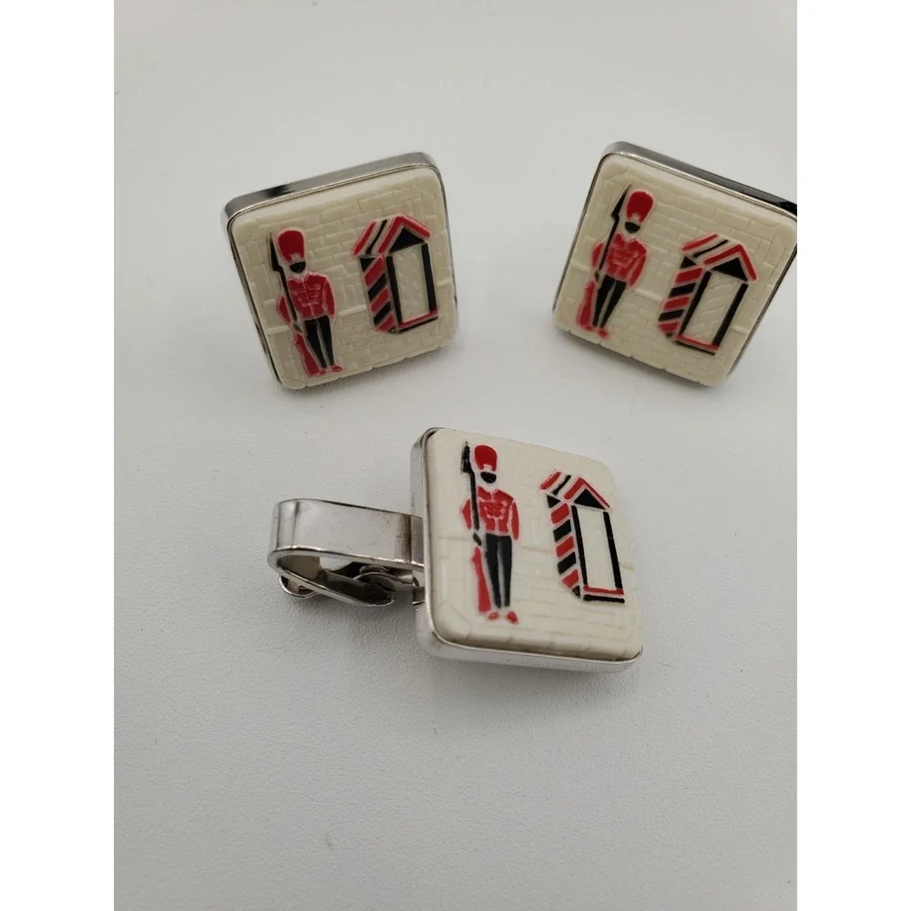 Vtg British Royal Guard Buckingham Palace Men Cufflinks Tie Clip